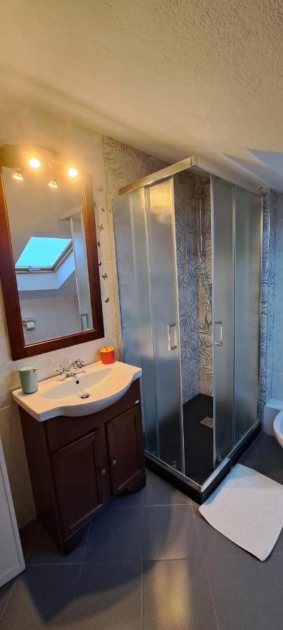 La Mansardina Apartamento Vezzi Portio Exterior foto
