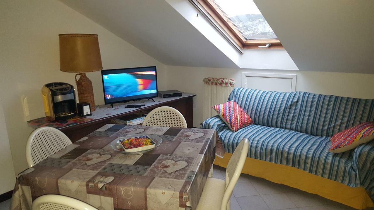 La Mansardina Apartamento Vezzi Portio Exterior foto