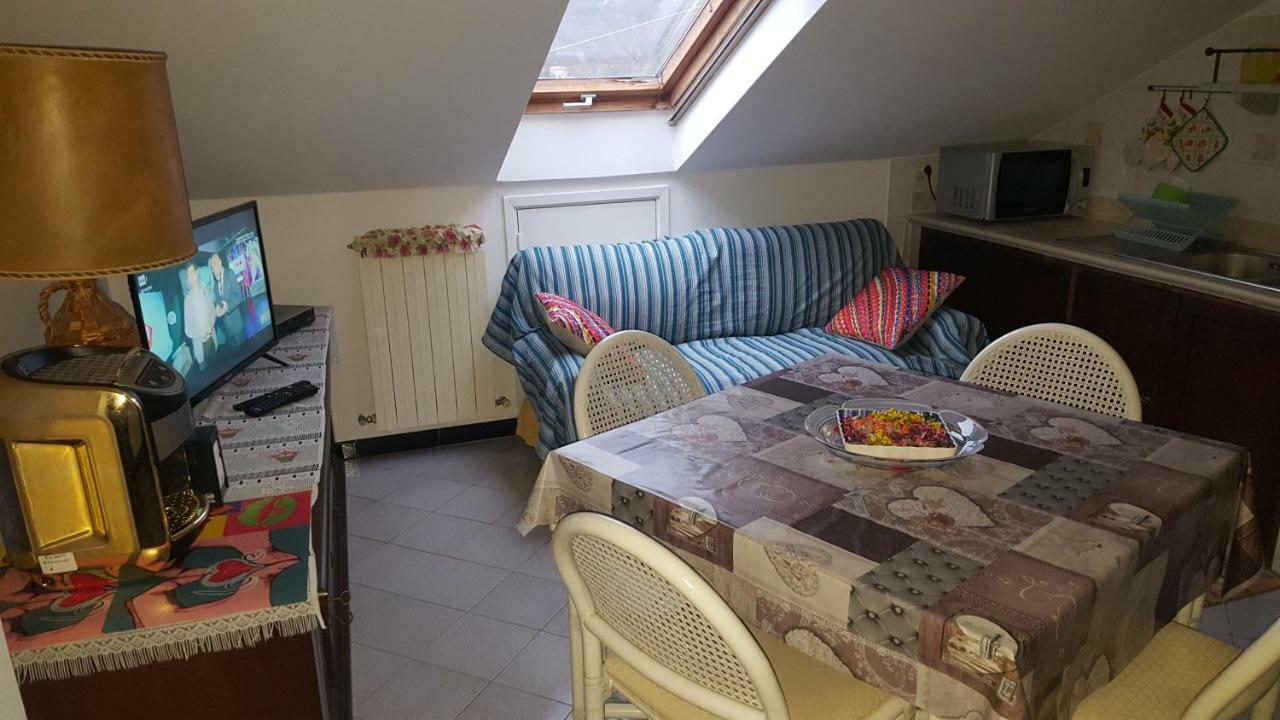 La Mansardina Apartamento Vezzi Portio Exterior foto